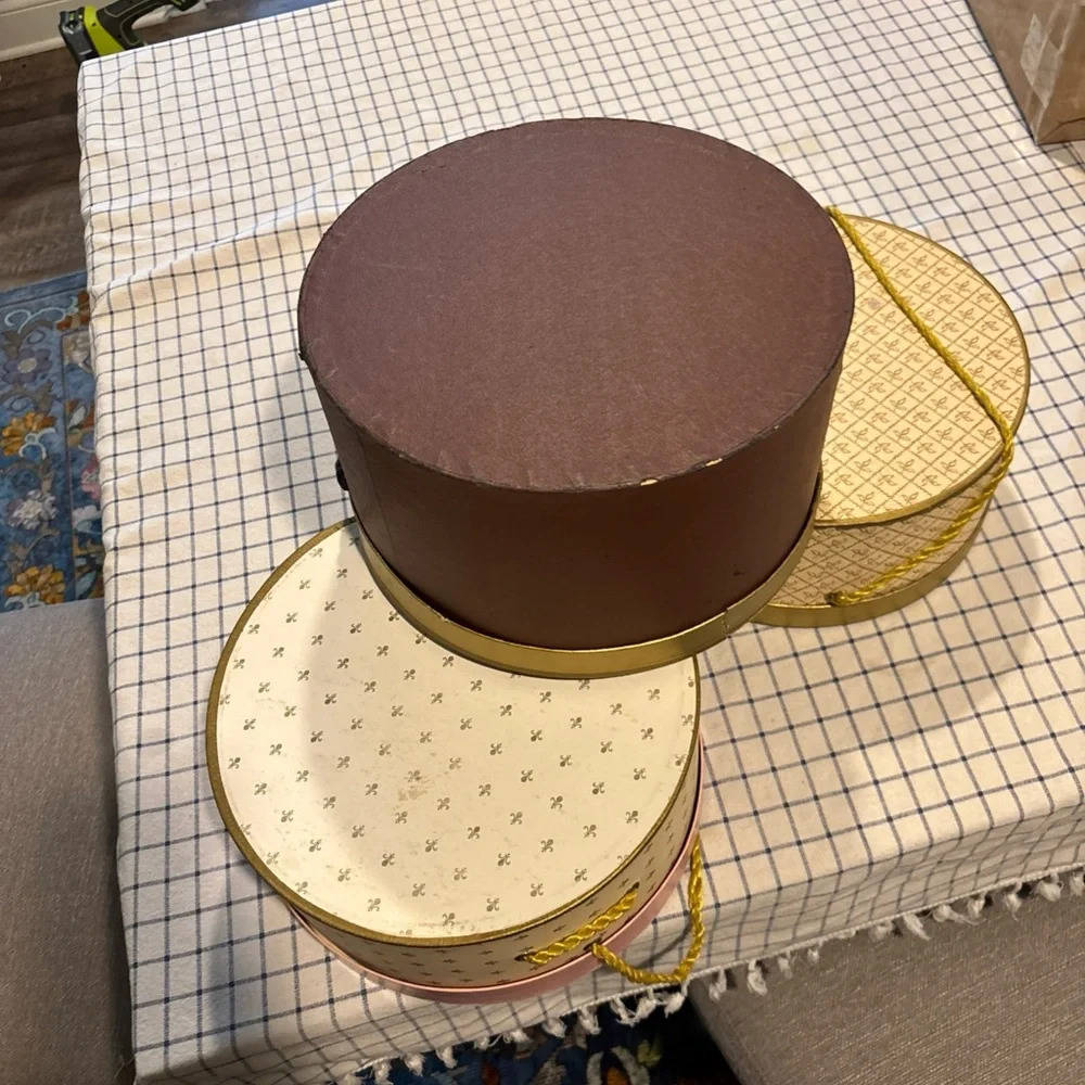 3 Vintage Hat Boxes - Picture 4 of 8